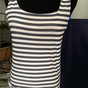 Black and white tank top M